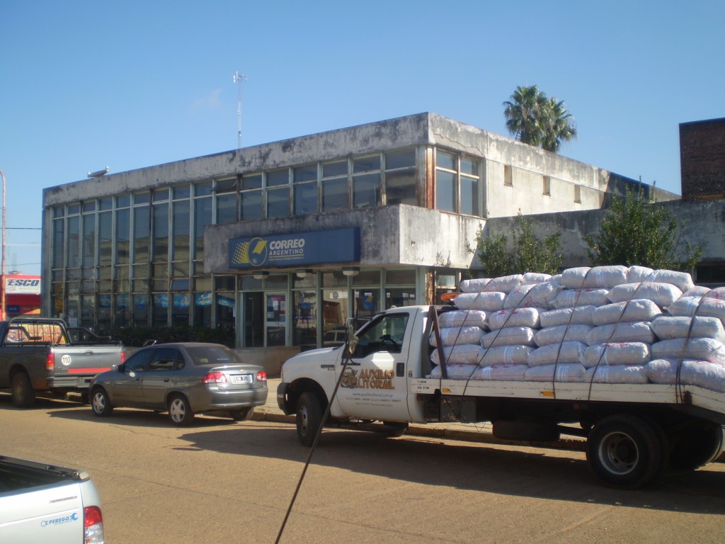 LOS CAZATAPITAS DEL MERCOSUR - camión listo para salir rumbo al depósito de Cofa.